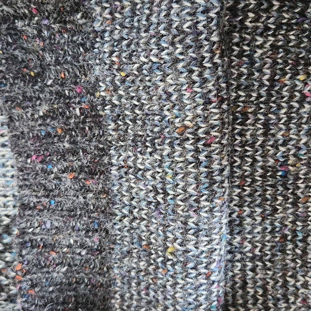 Plaid Crewneck Wool Blend Sweater Vintage Peter England - Picture 11 of 15